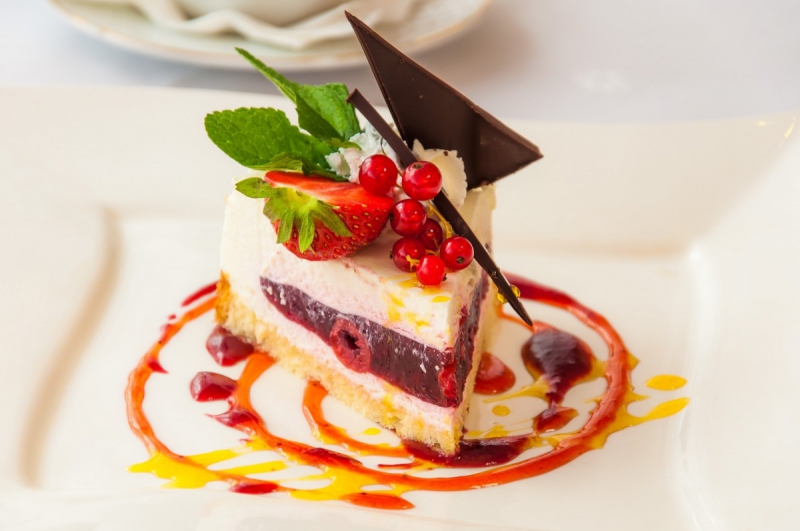 boulangerie-MOULINET-min_the_cake_dessert_eating_bun_colorful_sweet_dish_taste_cake_with_cream-941034